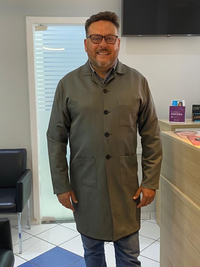 Dr. Renato Pereira - dentista dono do Centro de Odontologia Ana Rosa